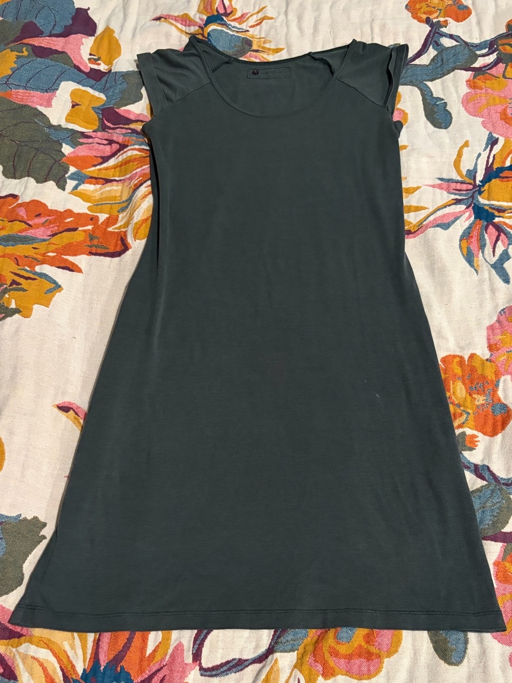 Sessùn Scoop-Neck Soft Casual Mini Dress in Dark Green with Sleeve Detail M